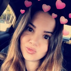 Meet your Posher, Katelyn